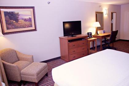 Holiday Inn Express Hotel & Suites Pierre-Fort Pierre an IHG Hotel - image 7