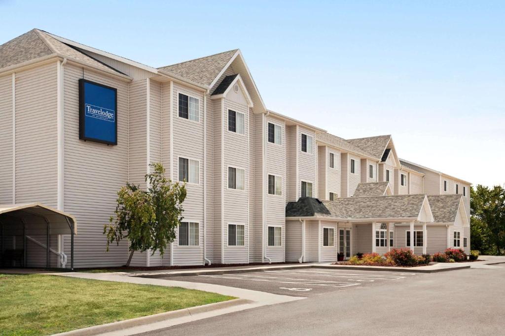 Travelodge by Wyndham Fort Scott - main image