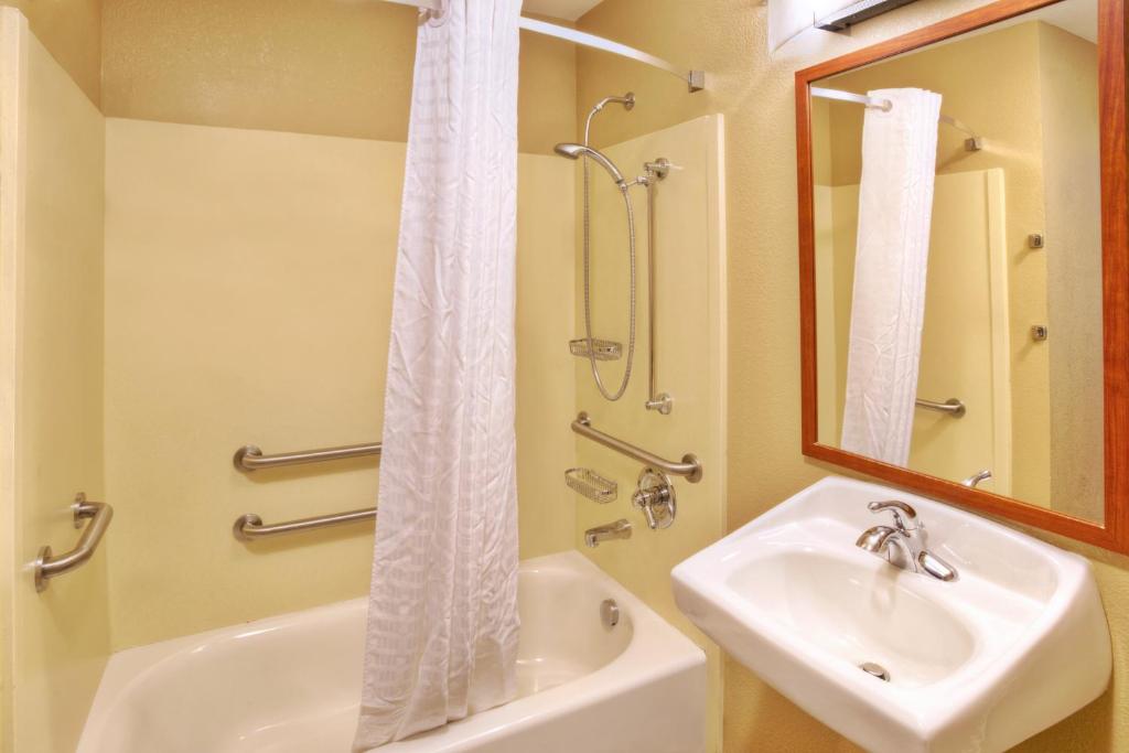 Candlewood Suites Fort Stockton an IHG Hotel - image 7