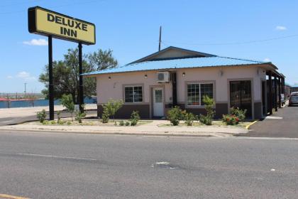 Deluxe Inn Fort Stockton - image 13