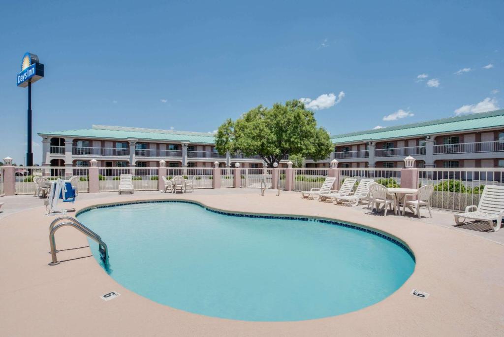 Days Inn by Wyndham Fort Stockton - image 2