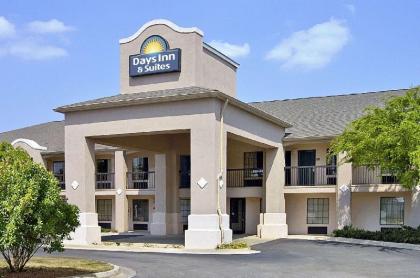 Days Inn & Suites by Wyndham Fort Valley - image 14