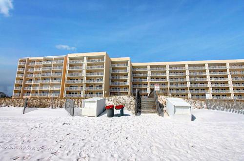 Islander Beach Resort 305 by RealJoy Vacations - image 2