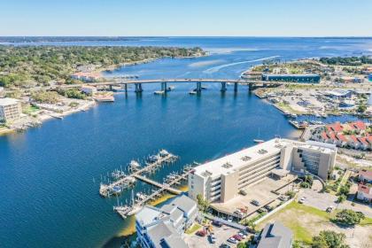 Fort Walton Beach Condo Views Beach Access! - image 11