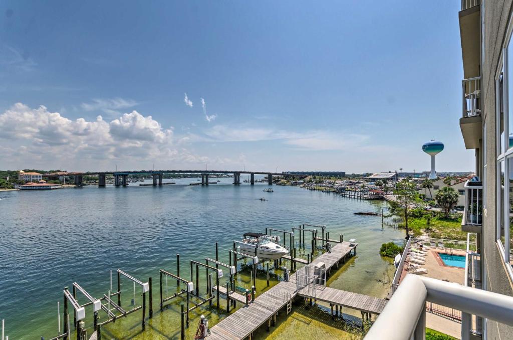 Fort Walton Beach Condo Views Beach Access! - image 3