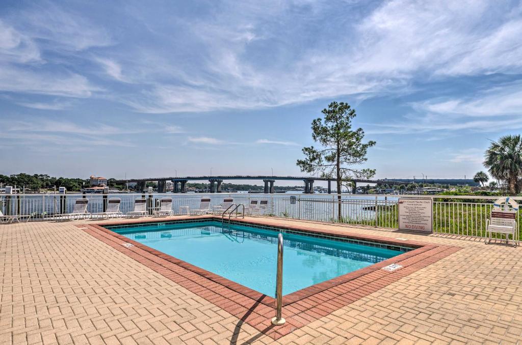 Fort Walton Beach Condo Views Beach Access! - image 5