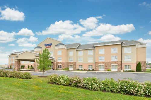 Fairfield Inn and Suites by Marriott Fort Wayne - image 2