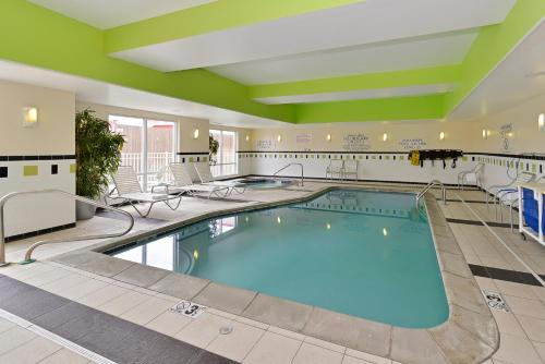 Fairfield Inn and Suites by Marriott Fort Wayne - image 3