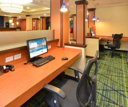 Fairfield Inn and Suites by Marriott Fort Wayne - image 4