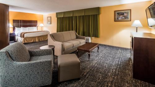 Best Western Luxbury Inn Fort Wayne - image 2