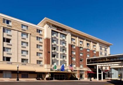 Courtyard Fort Wayne Downtown at Grand Wayne Convention Center - image 4