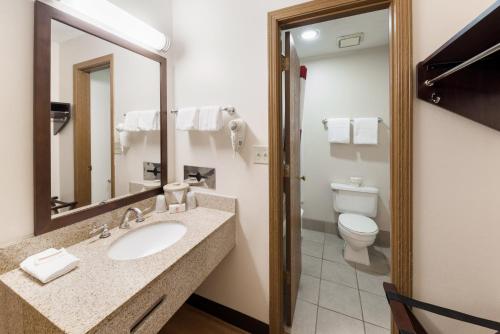 Red Roof Inn Fort Wayne - image 2