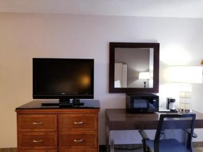 Travelodge by Wyndham Fort Wayne North - image 3