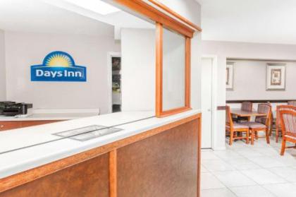 Days Inn by Wyndham Fort Wayne - image 2