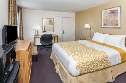 Days Inn by Wyndham Fort Wayne - image 5