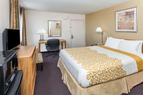 Days Inn by Wyndham Fort Wayne - image 5