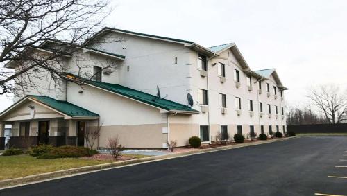 Magnuson Hotel Fort Wayne North - Coliseum - image 2