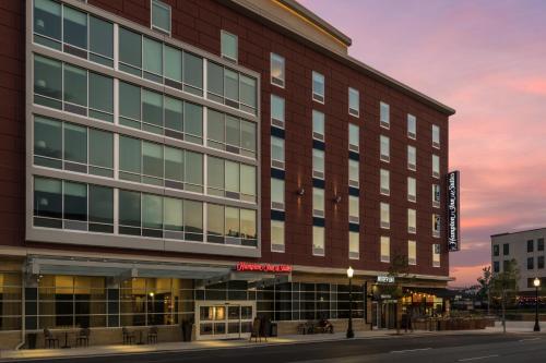 Hampton Inn & Suites Fort Wayne Downtown - main image