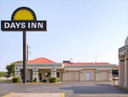 Days Inn by Wyndham South Fort Worth Texas