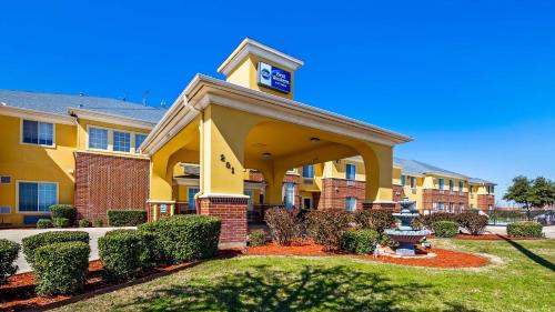 Best Western Fort Worth Inn and Suites - main image