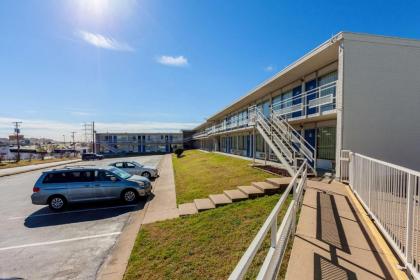 Motel 6 Fort Worth Tx - Stockyards - image 3