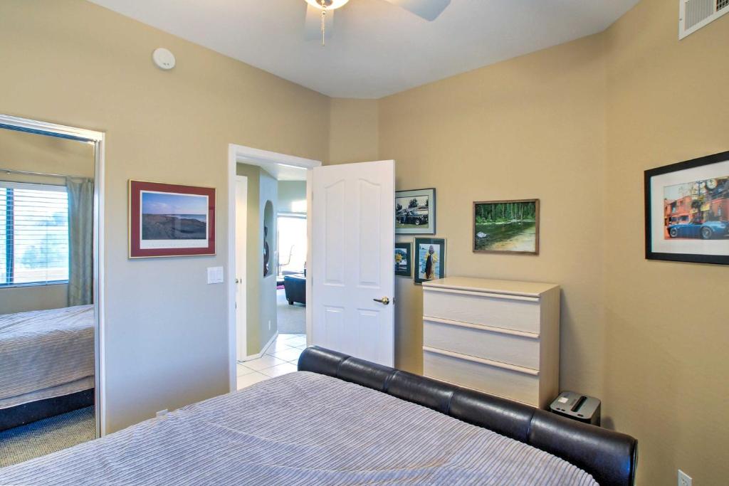 Lovely Condo with Balcony Less Than 3 Miles to Parks and Golf! - image 2