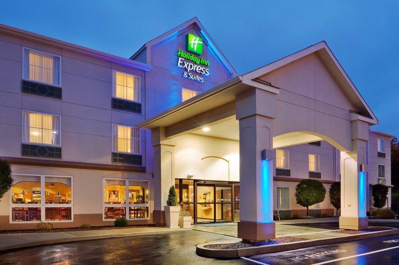 Holiday Inn Express Frackville Hotel - main image