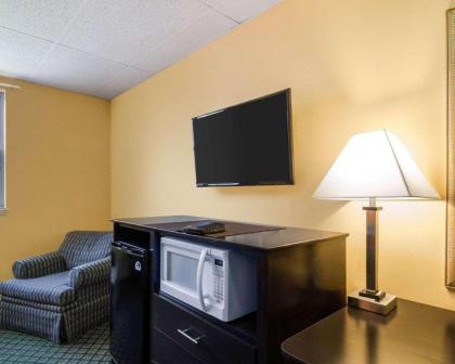 Econolodge Framingham-Boston - image 2