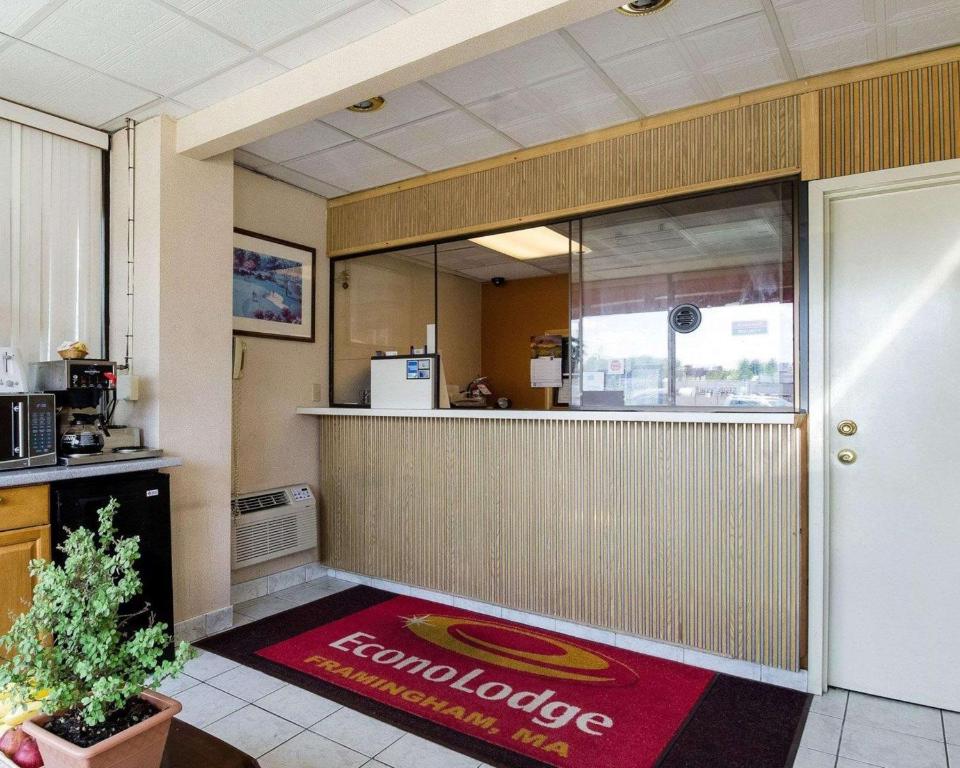 Econolodge Framingham-Boston - image 4