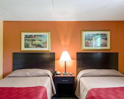 Econolodge Framingham-Boston - image 7