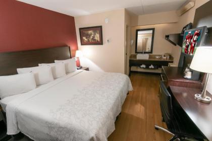 Red Roof Inn PLUS + Boston - Framingham - image 1