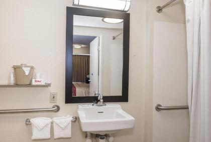 Red Roof Inn PLUS + Boston - Framingham - image 14