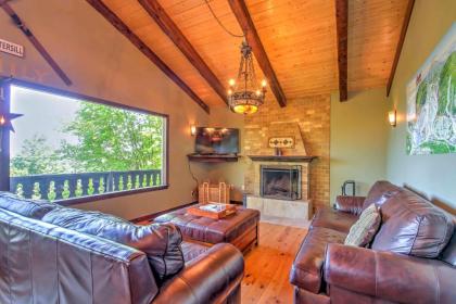 Ski-In and Ski-Out Cannon Mountain House with Deck! - image 3