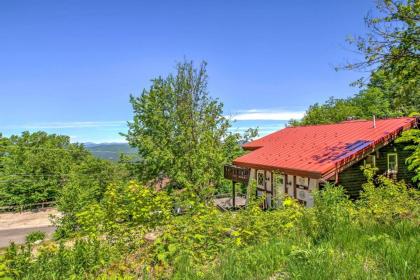 Ski-In and Ski-Out Cannon Mountain House with Deck! - image 9