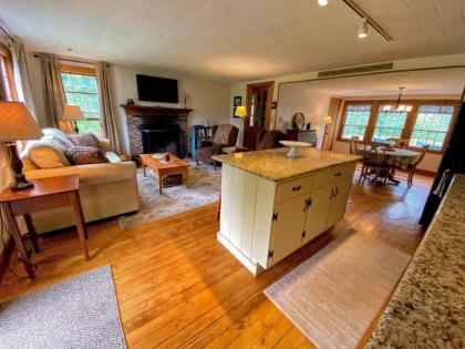 GC Adorable home 20 minutes from CannonFranconia Notch Fire Pit wifi laundry Pet friendly - image 10