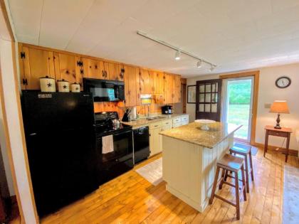 GC Adorable home 20 minutes from CannonFranconia Notch Fire Pit wifi laundry Pet friendly - image 8