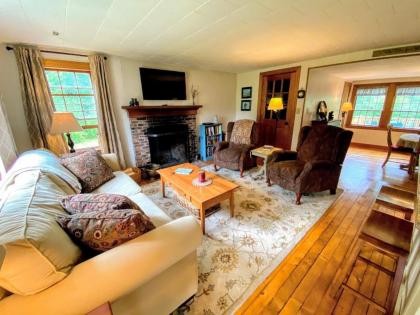 GC Adorable home 20 minutes from CannonFranconia Notch Fire Pit wifi laundry Pet friendly - image 9