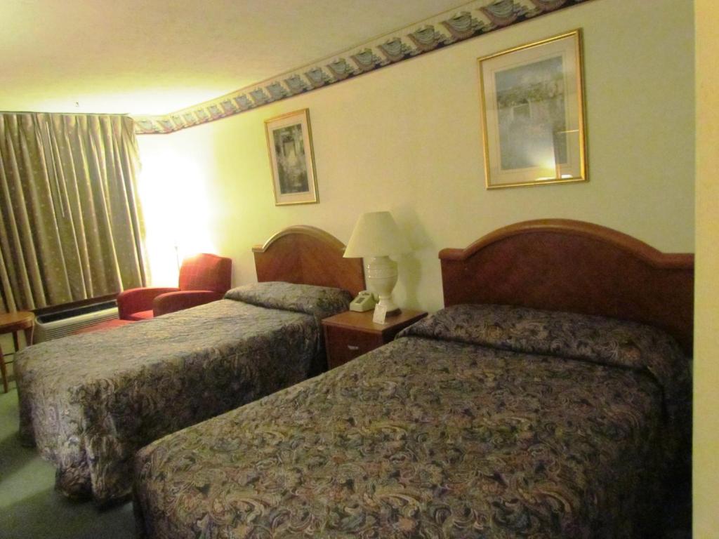 Travel Inn & Suites - image 3