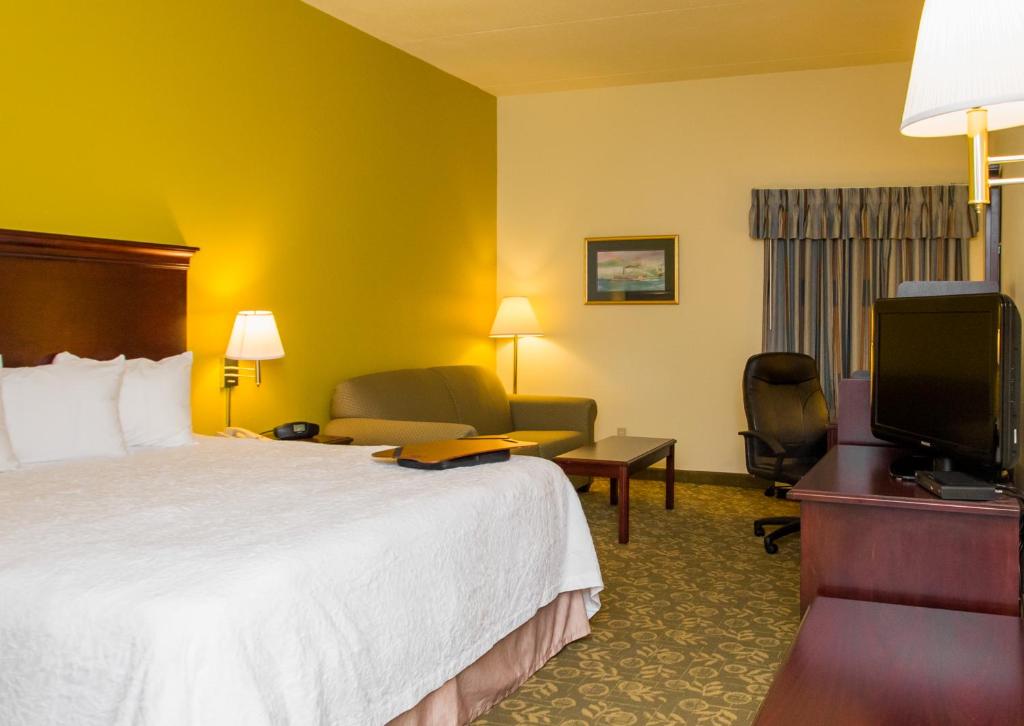 Hampton Inn Frankfort - image 7