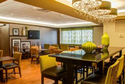 Hampton Inn Frankfort - image 9