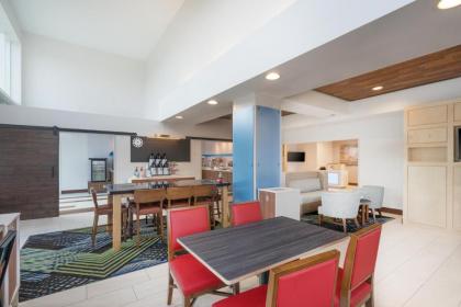 Holiday Inn Express Hotel & Suites Frankfort an IHG Hotel - image 6