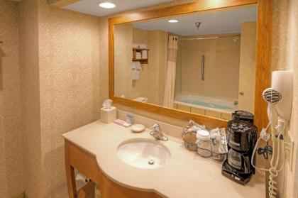 Hampton Inn Franklin - image 11