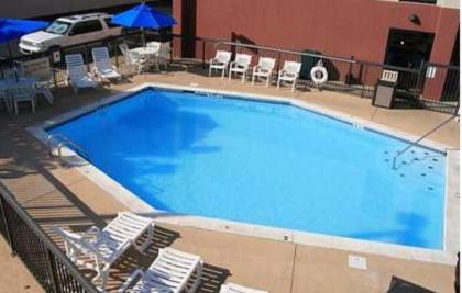 Hampton Inn Franklin - image 12