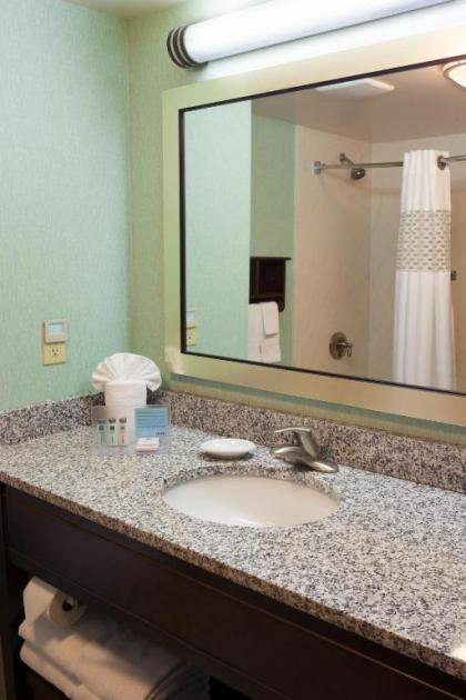 Hampton Inn Franklin - image 16