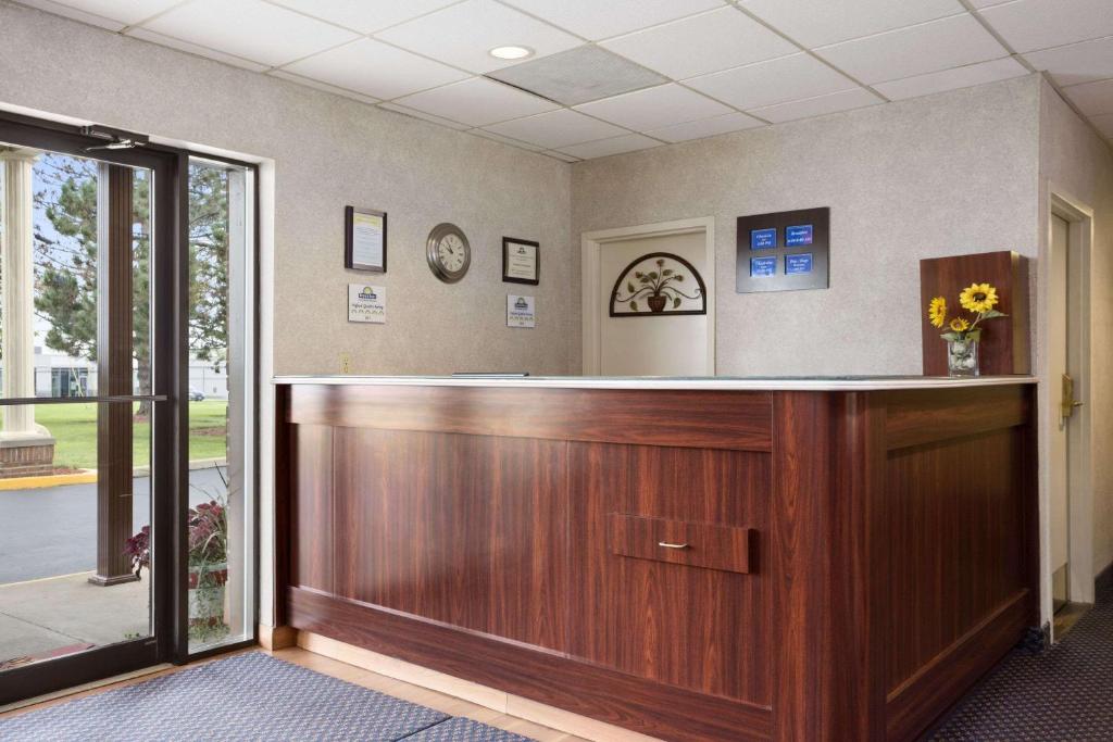 Days Inn by Wyndham Middletown - image 3