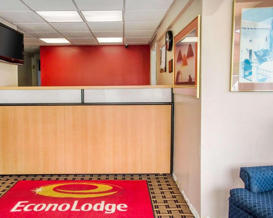 Econo Lodge Franklin - image 5