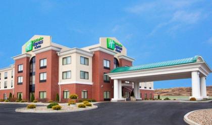 Holiday Inn Express Hotel & Suites Franklin-Oil City - image 2