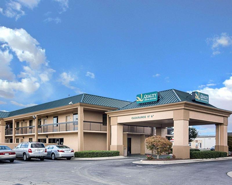 Quality Inn & Suites Franklin - main image