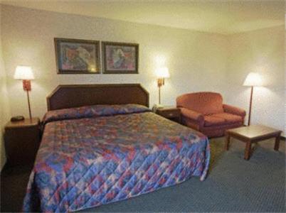 Americas Best Value Inn Franklin - image 5