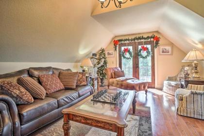 Upscale Mountain Home with View 10 Mi to Dwtn! - image 12